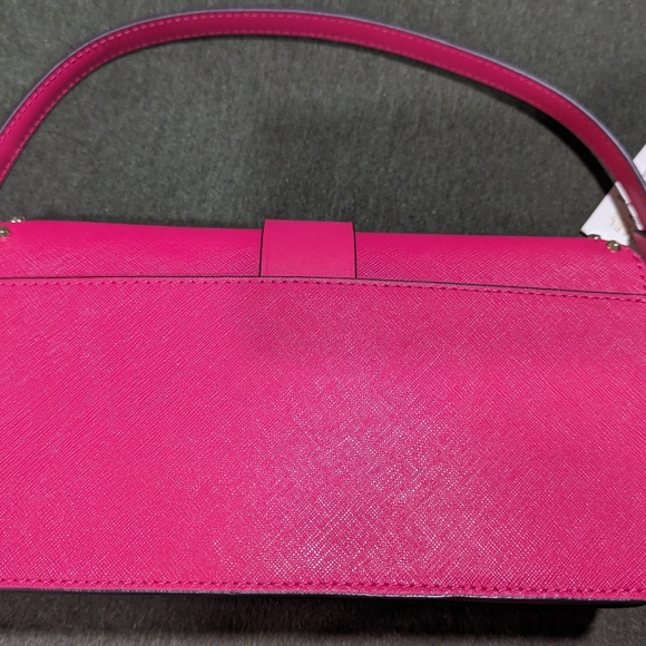 Michael Kors Greenwich Medium Bag - Picture 2 of 6